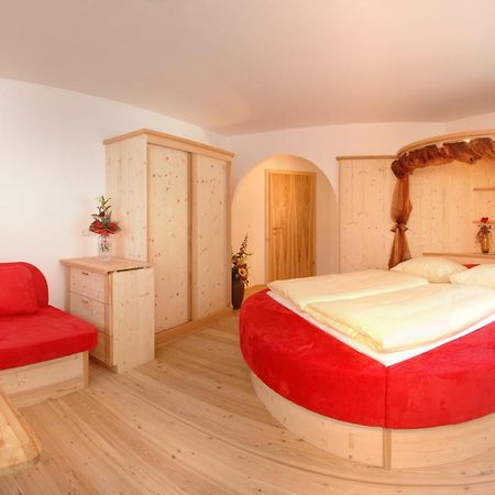 Bed & Breakfast Landhaus Strasser Soll Bilik gambar