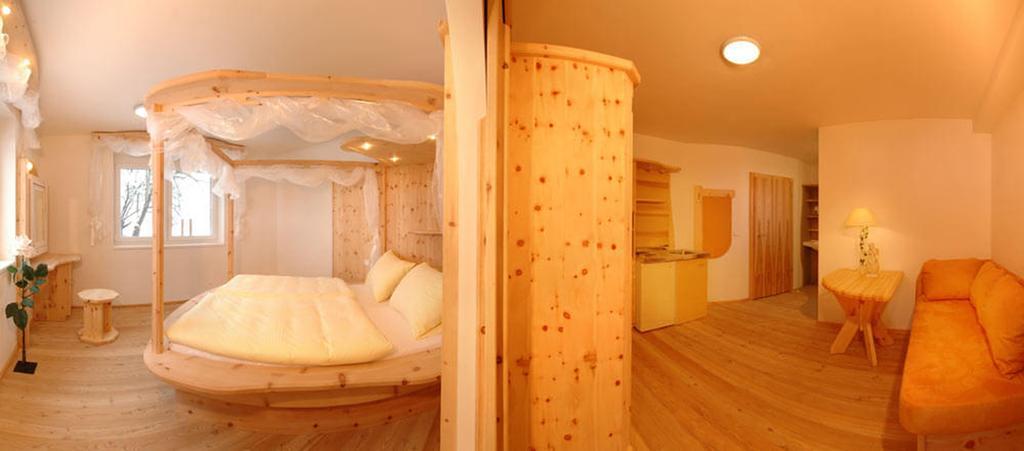 Bed & Breakfast Landhaus Strasser Soll Bilik gambar
