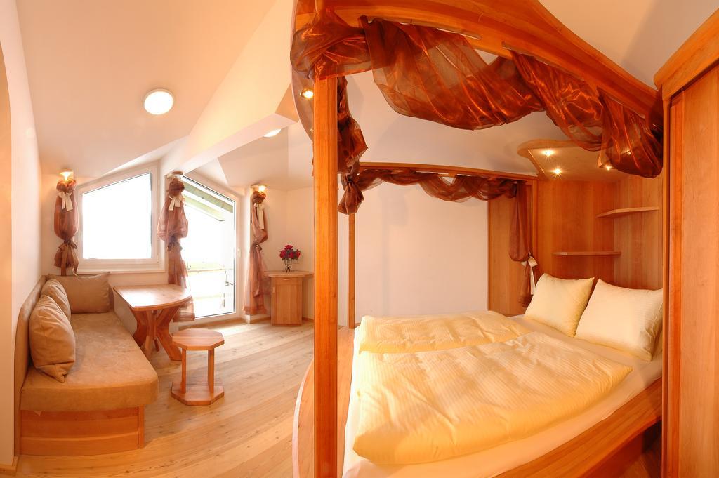 Bed & Breakfast Landhaus Strasser Soll Bilik gambar