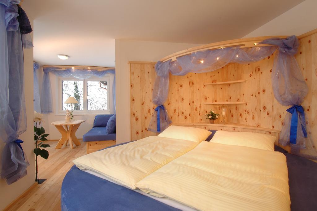 Bed & Breakfast Landhaus Strasser Soll Bilik gambar